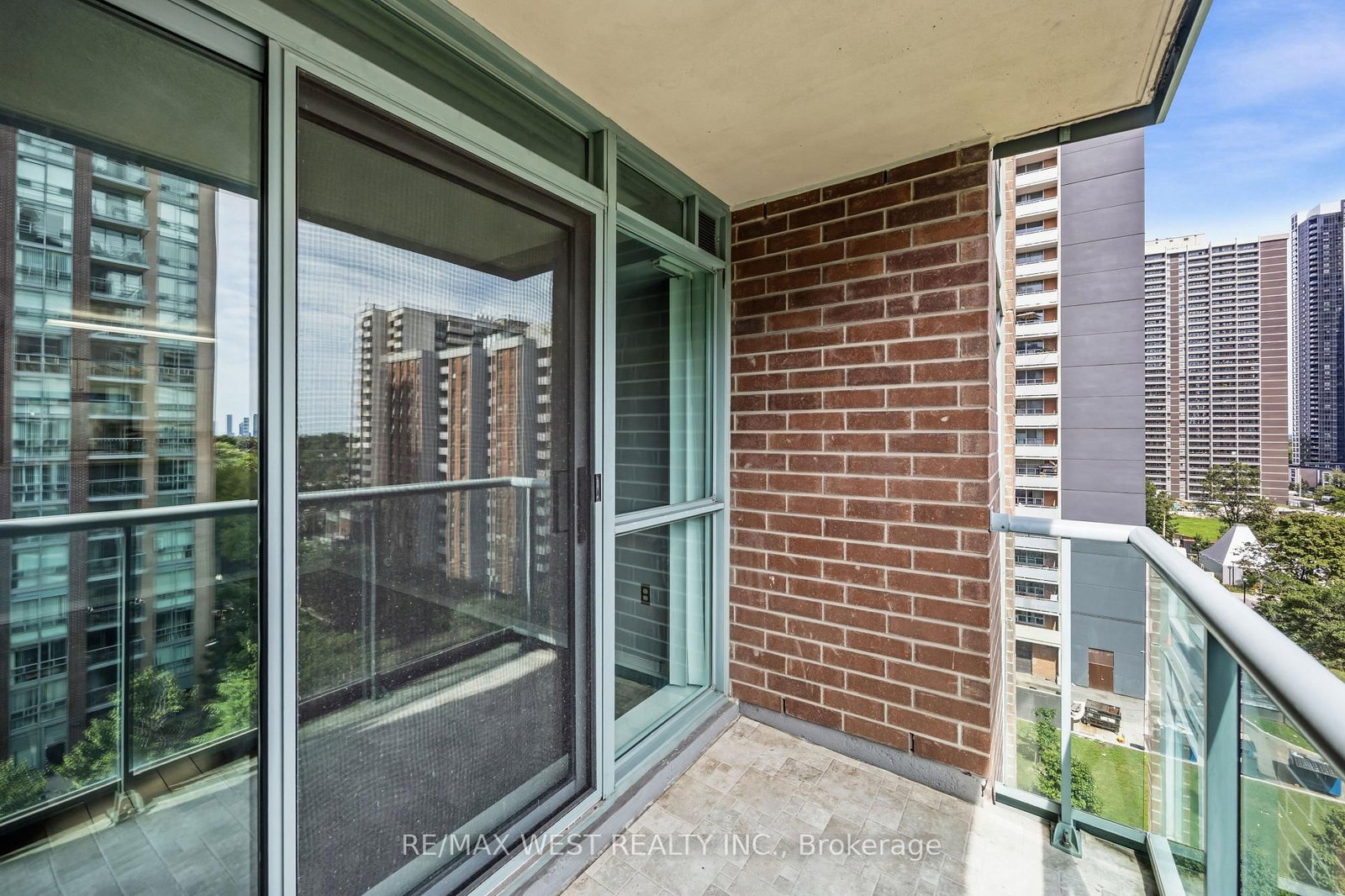 15 Michael Power Place • #809 • Toronto, ON photo 39