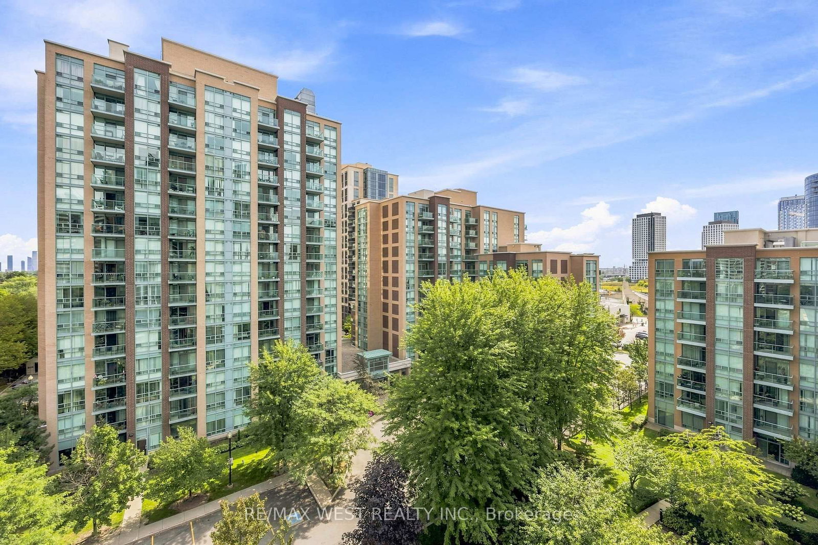 15 Michael Power Place • #809 • Toronto, ON photo 43