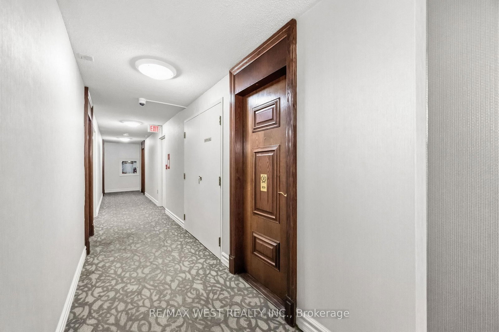 15 Michael Power Place • #809 • Toronto, ON photo 6