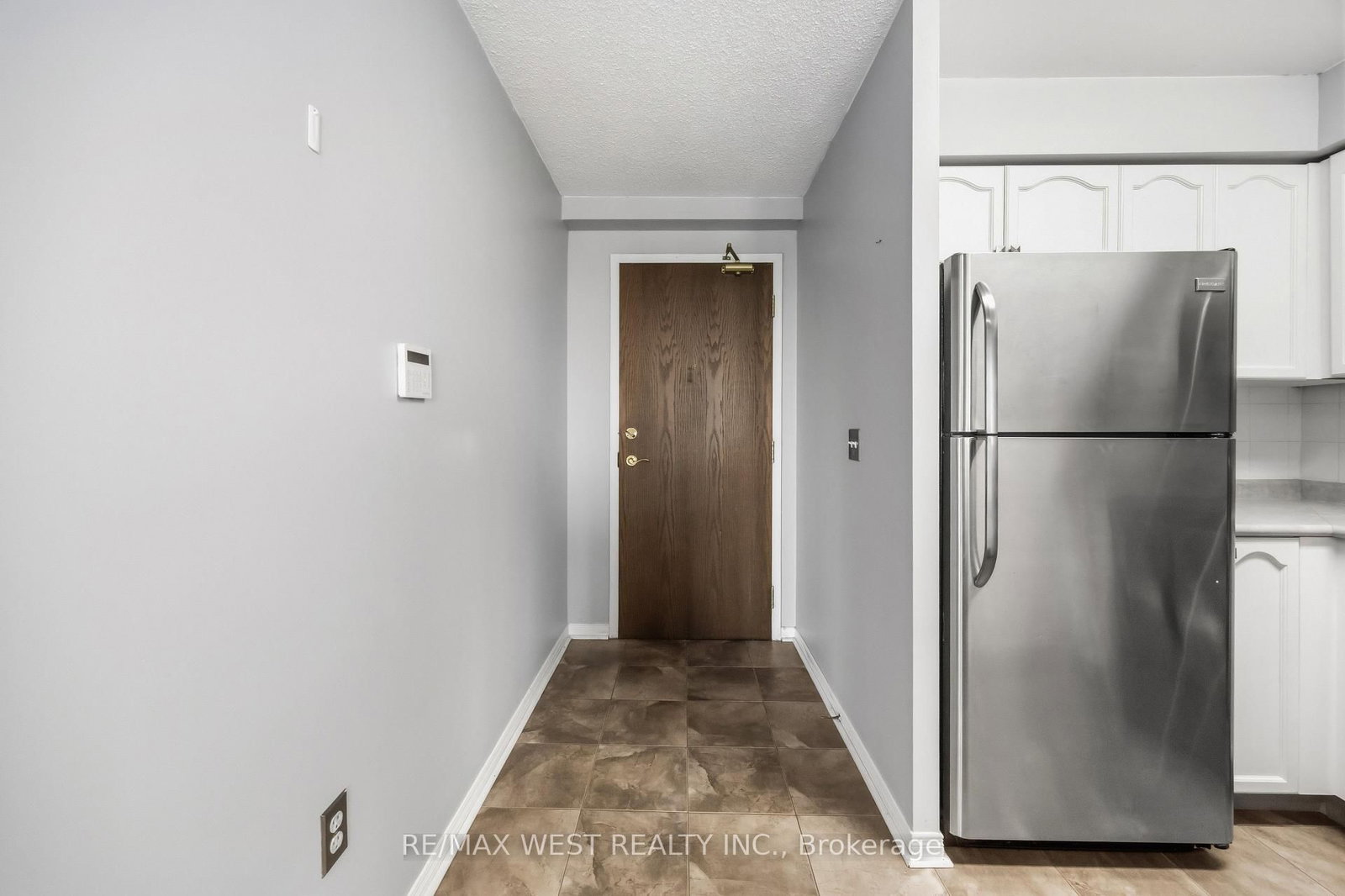 15 Michael Power Place • #809 • Toronto, ON photo 8