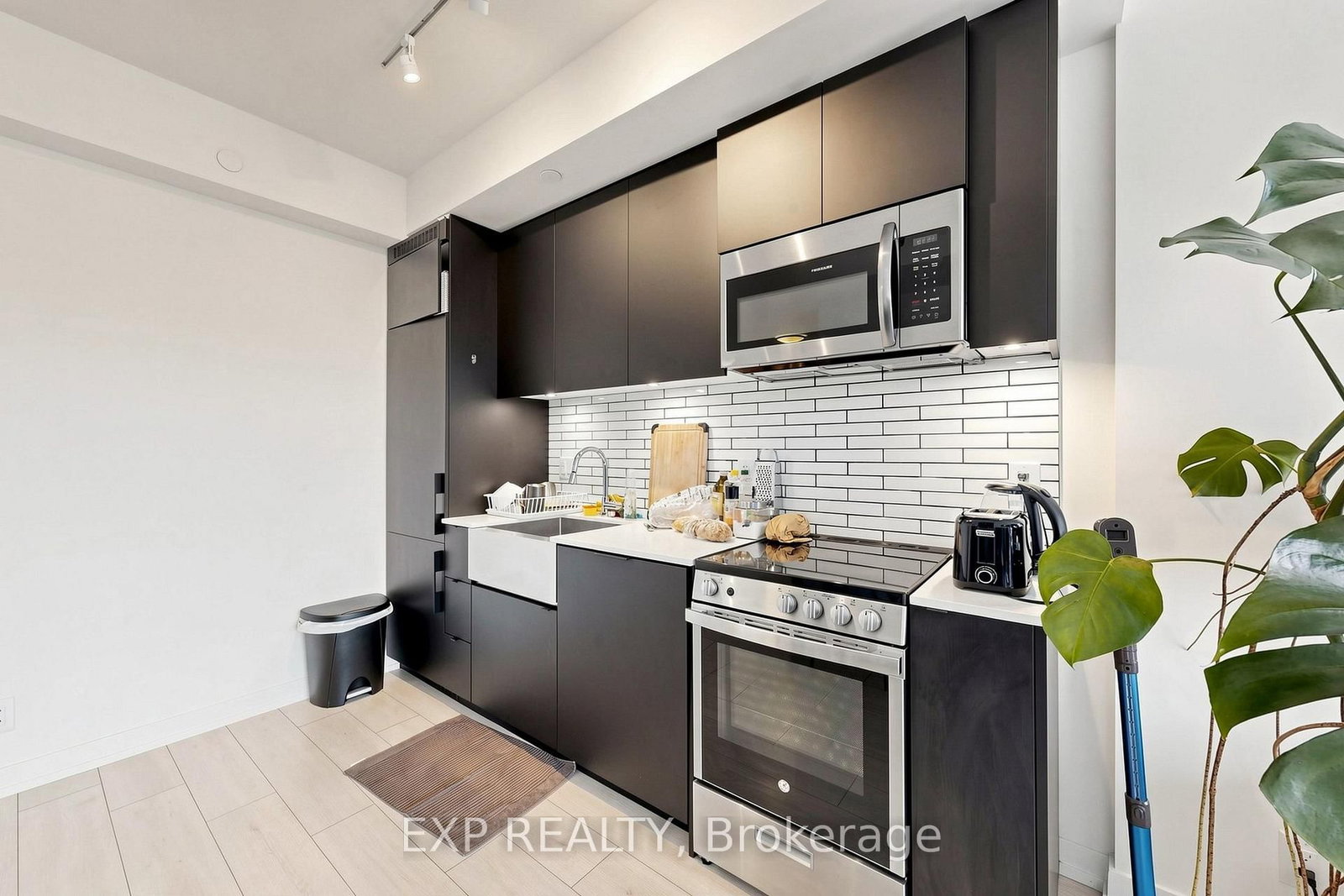 270 dufferin Street • #318 • Toronto, ON photo 11