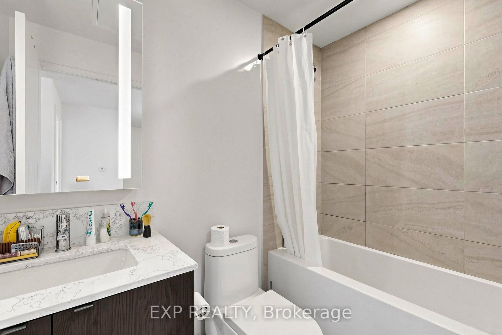 270 dufferin Street • #318 • Toronto, ON photo 14