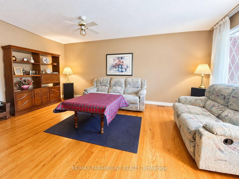 42 Bromley Crescent