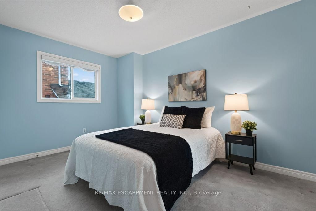 1141 Lockhart Road • Burlington, ON photo 17