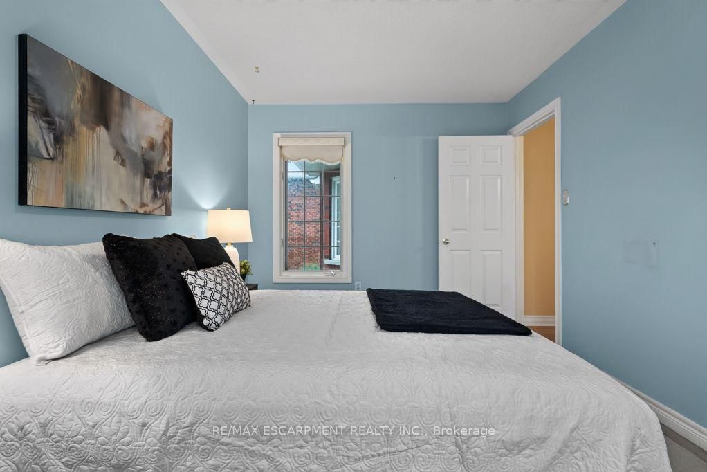 1141 Lockhart Road • Burlington, ON photo 18