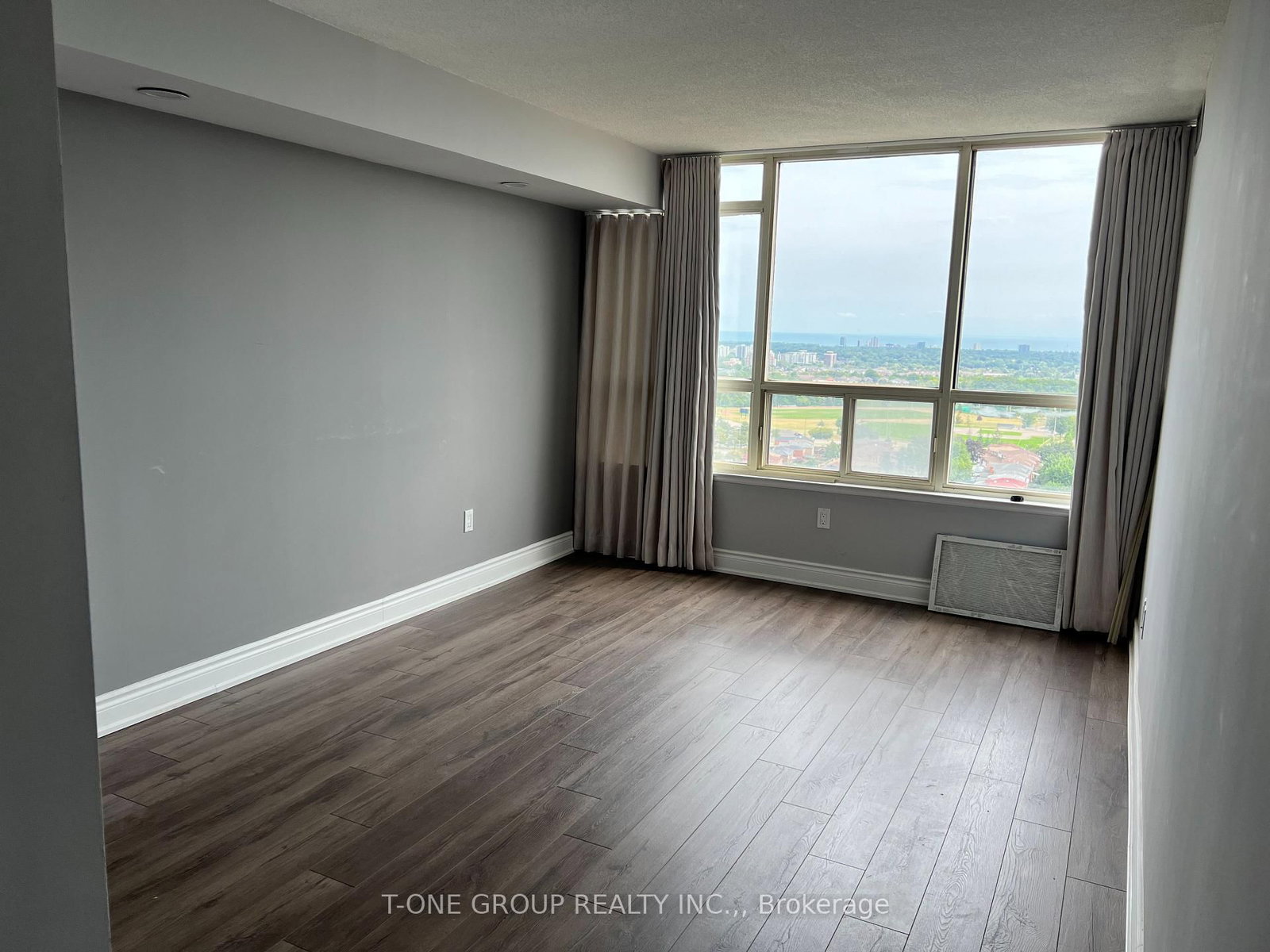 2103 - 400 Webb Drive, Mississauga 5