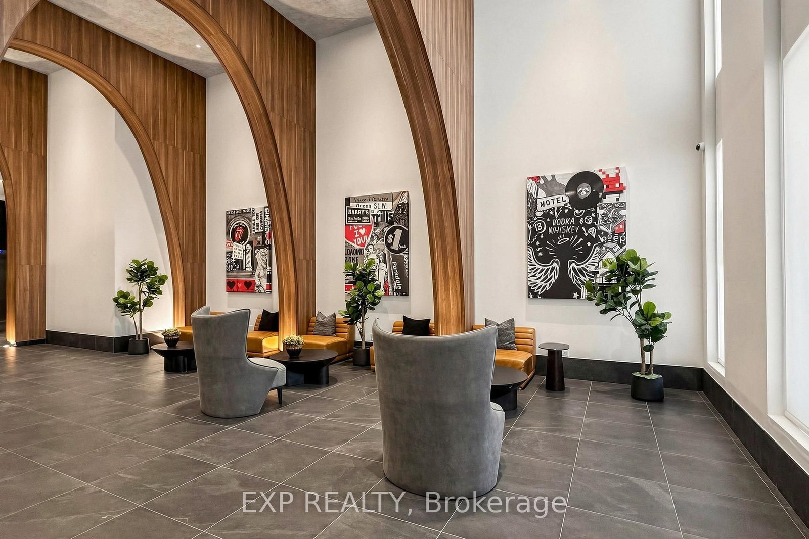 318 - 270 Dufferin Street, Toronto 2