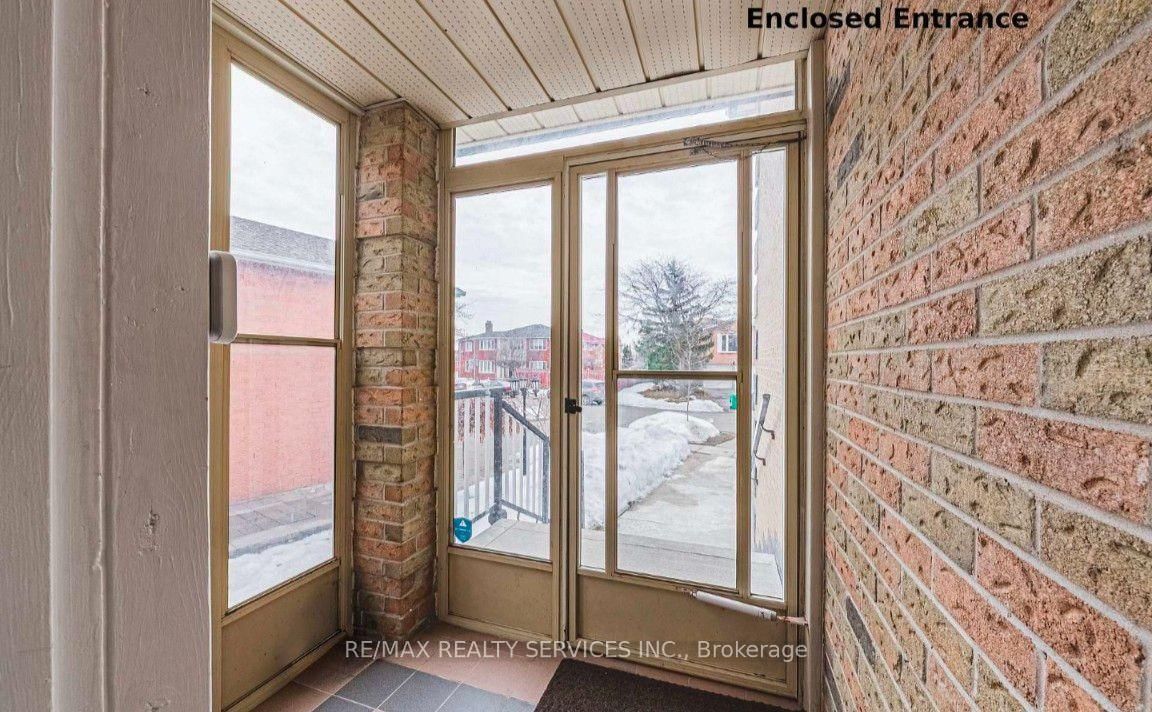 4322 Waterford Crescent • Mississauga, ON photo 2