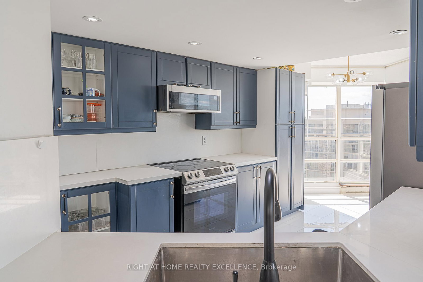 2410-45 Kingsbridge Garden Circ, Mississauga, view 17