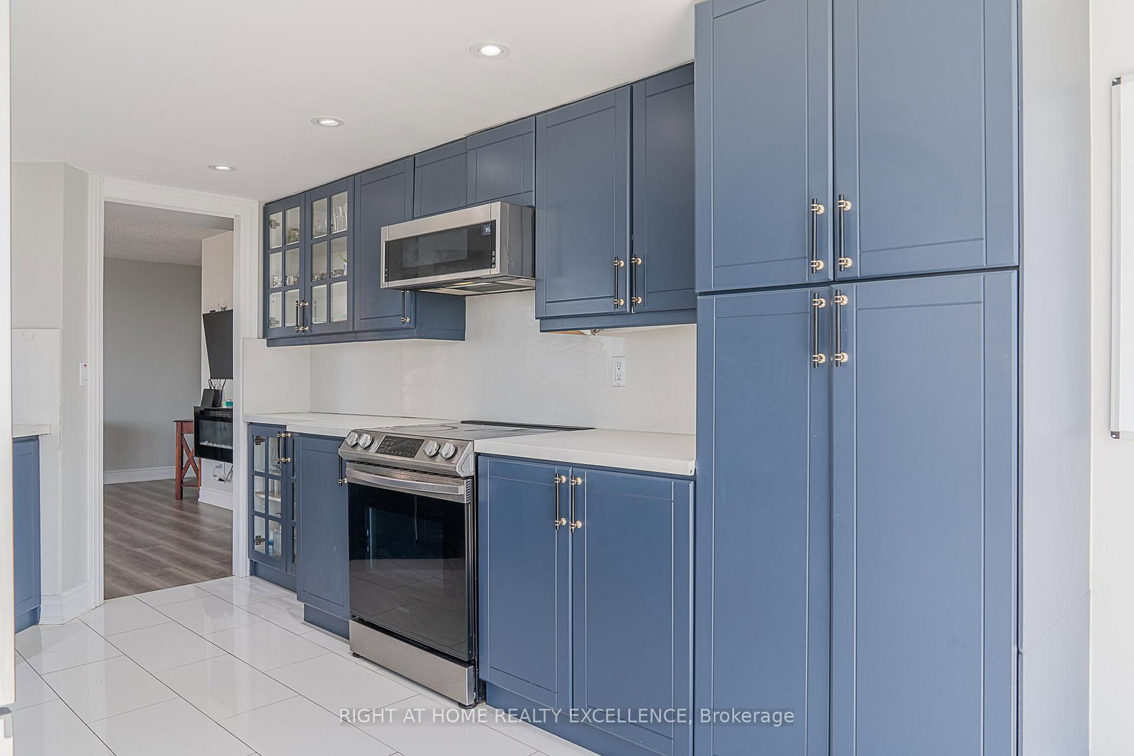 2410-45 Kingsbridge Garden Circ, Mississauga, view 18