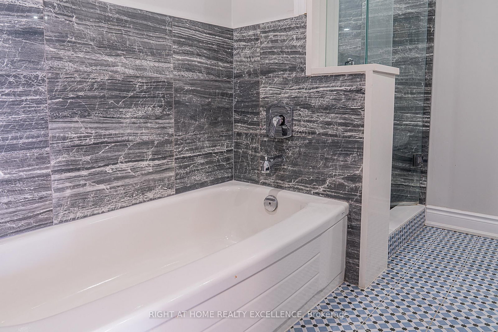 2410-45 Kingsbridge Garden Circ, Mississauga, view 29