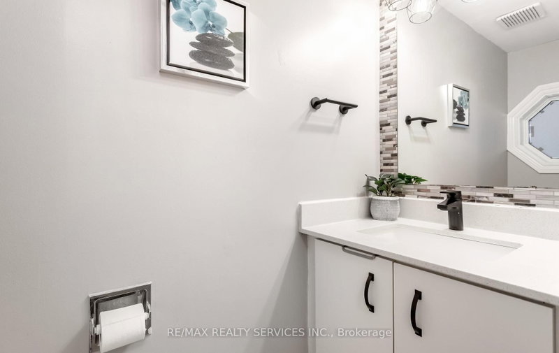 5659 Glen Erin Mississauga,ON L5M 5P2 — Photo 18