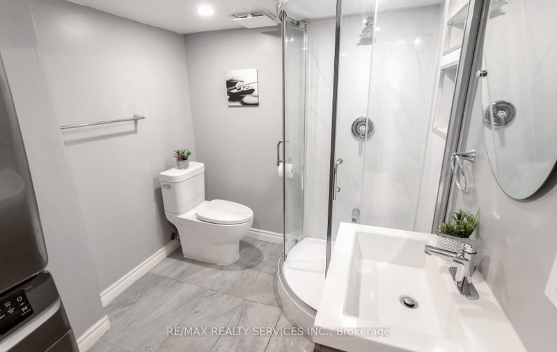 5659 Glen Erin Mississauga,ON L5M 5P2 — Photo 34