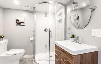 5659 Glen Erin Mississauga,ON L5M 5P2 — Photo 35