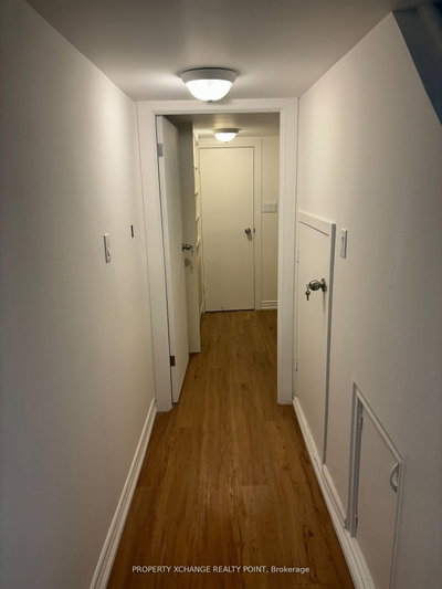 17 Holmesdale Toronto,ON M6E 1Y3 — Photo 3