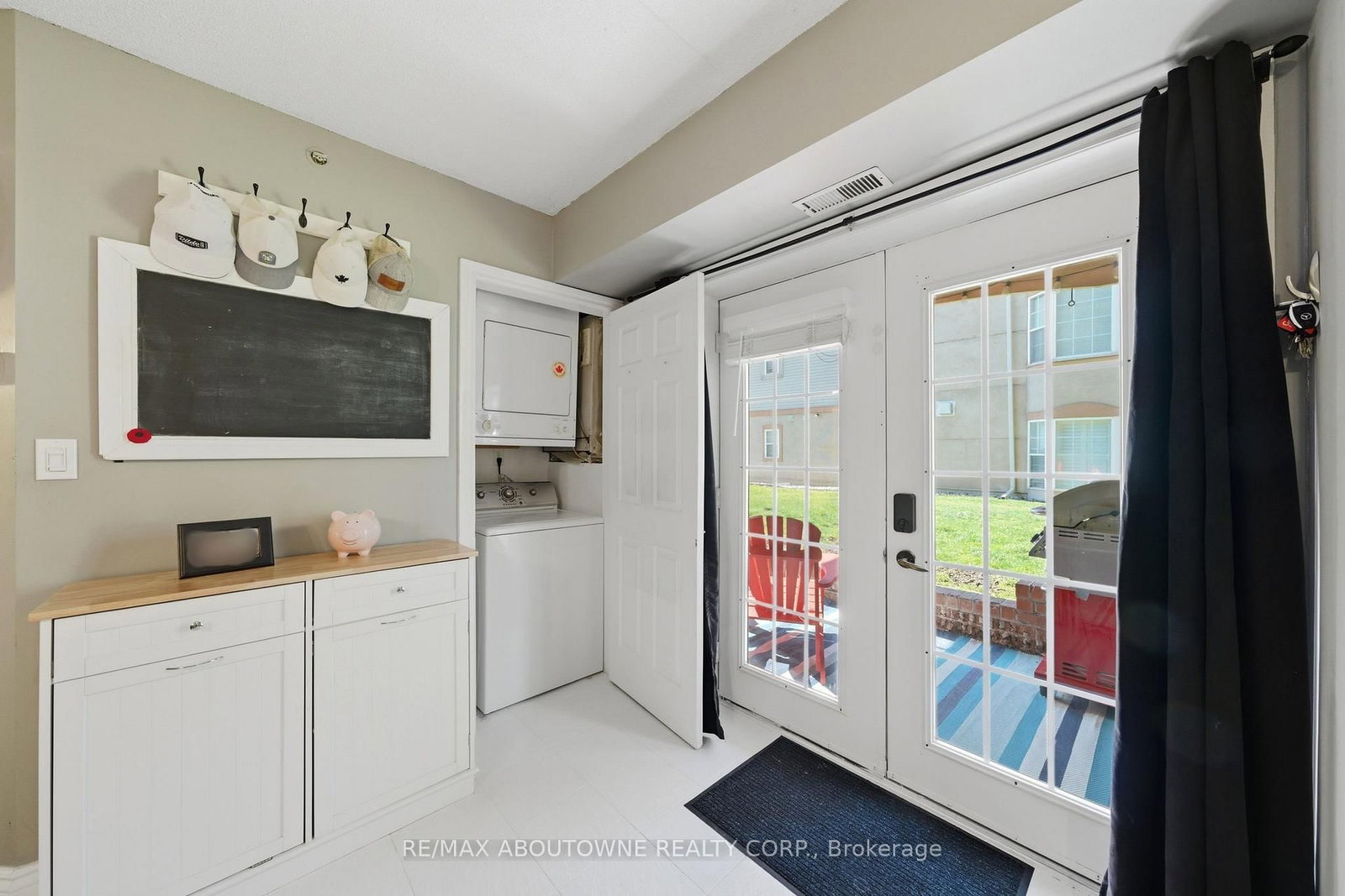 4015 Kilmer Drive • #111 • Burlington, ON photo 16