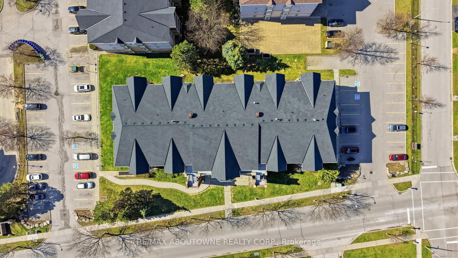 4015 Kilmer Drive • #111 • Burlington, ON photo 27