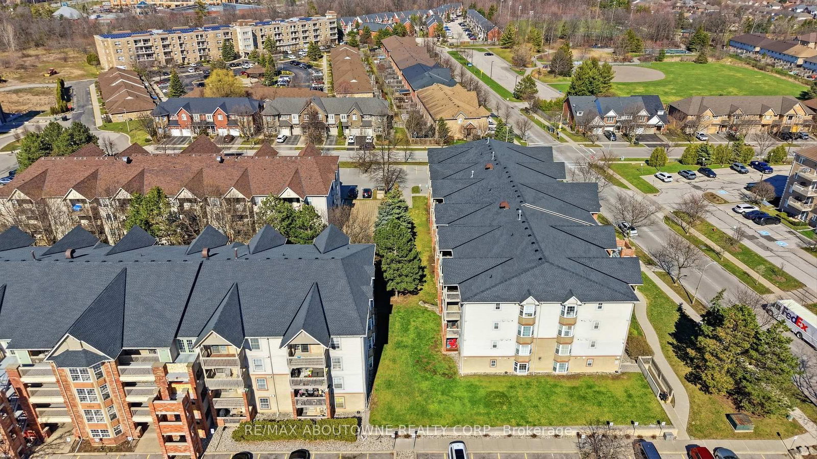 4015 Kilmer Drive • #111 • Burlington, ON photo 4