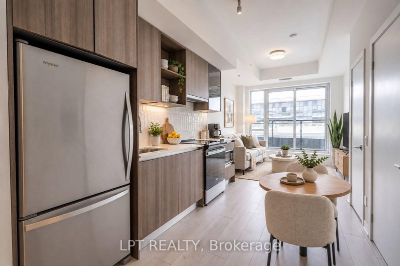 LPH12 - 405 Dundas Street W