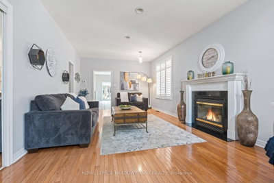 69 Chaplin Crescent • Halton Hills, ON photo 9