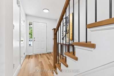 1319 Bonnie Court • Burlington, ON photo 4