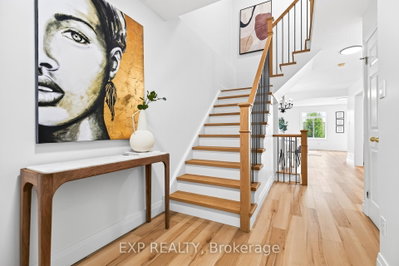 1319 Bonnie Court • Burlington, ON photo 5