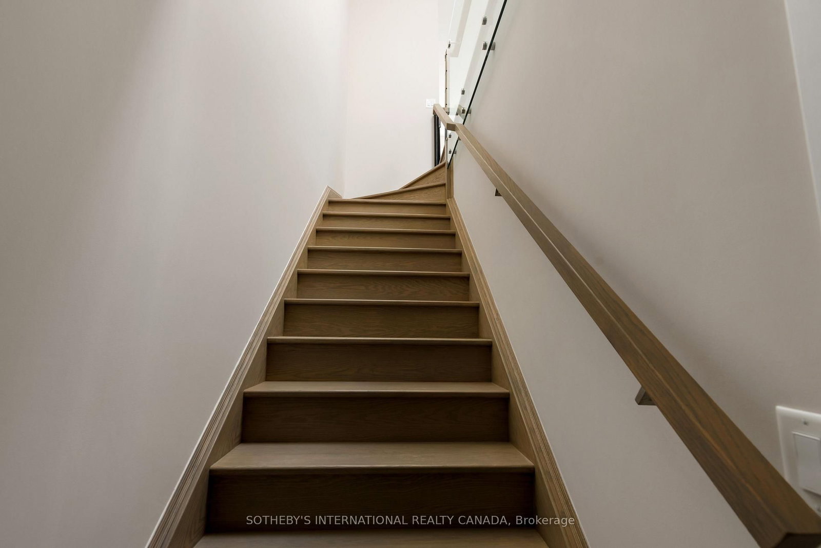 1130C Islington Avenue • Toronto, ON photo 27