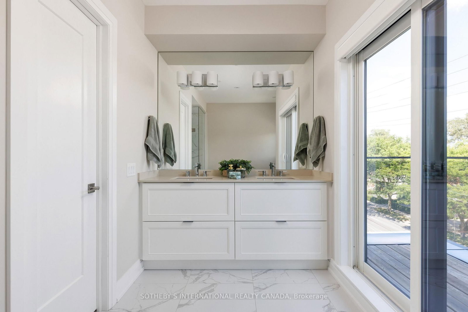1130C Islington Avenue • Toronto, ON photo 32