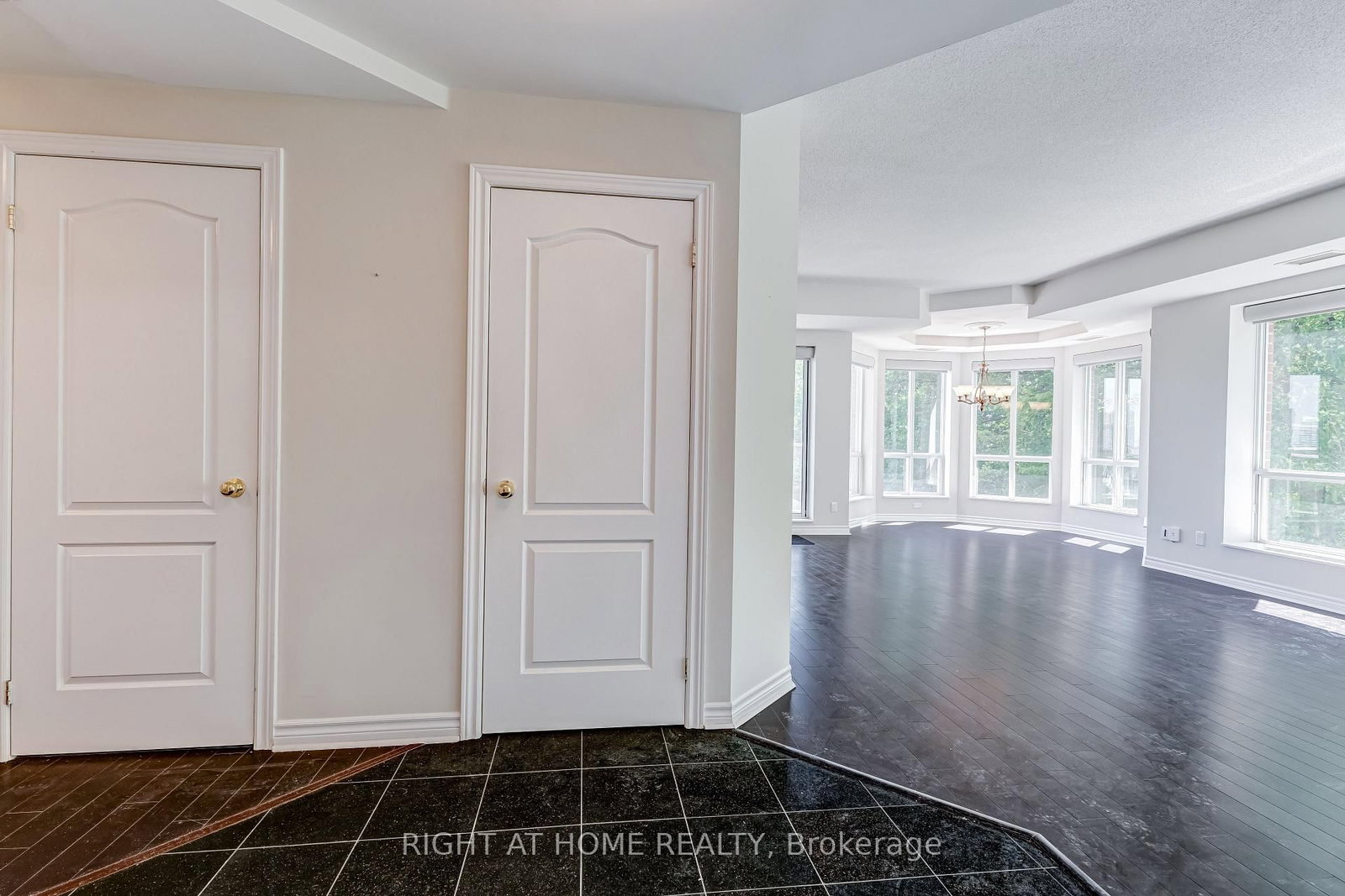483 FAITH Avenue • Mississauga, ON photo 6