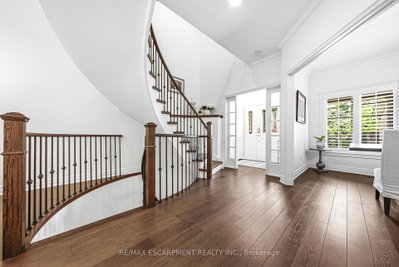 4211 Millcroft Park Drive • #19 • Burlington, ON photo 5