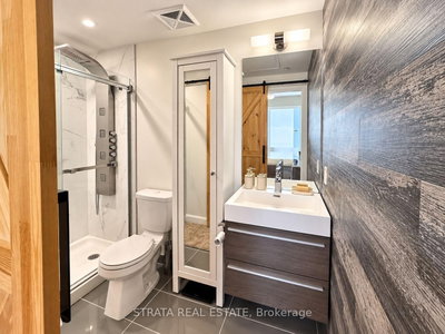 15 Zorra Street • #2104 • Toronto, ON photo 8