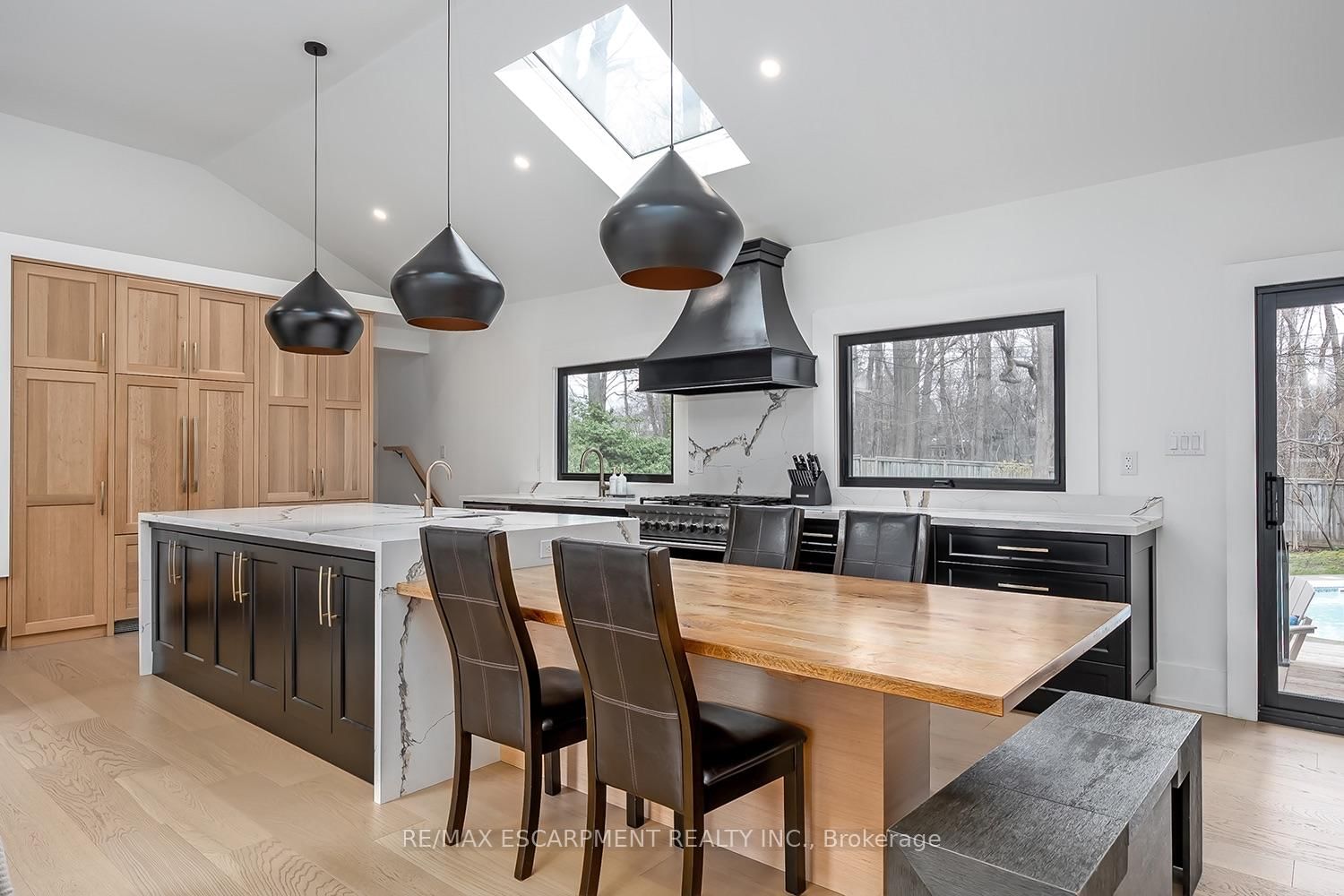327 Goodram Drive • Burlington, ON photo 12