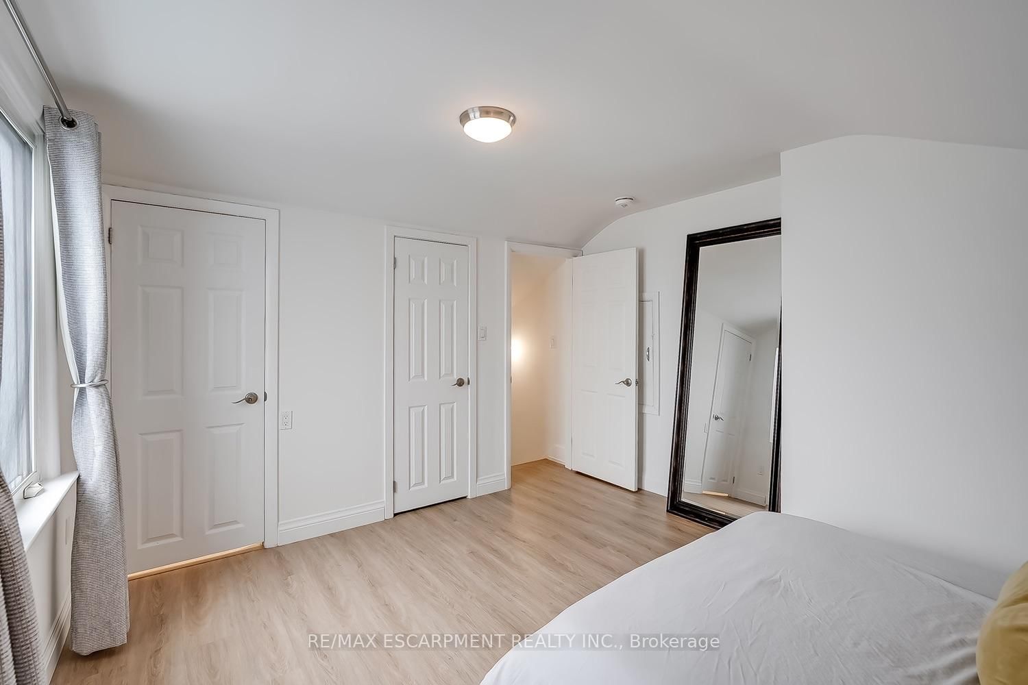 327 Goodram Drive • Burlington, ON photo 29