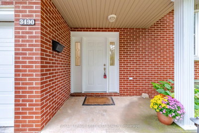 3490 Rexway Drive • Burlington, ON photo 2