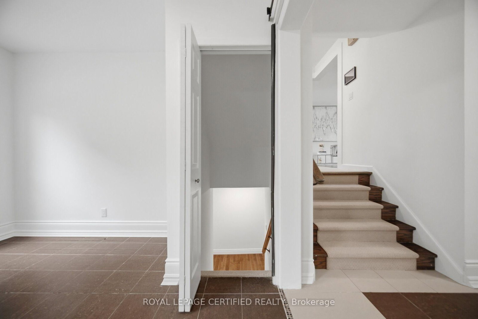 3490 Rexway Drive • Burlington, ON photo 28