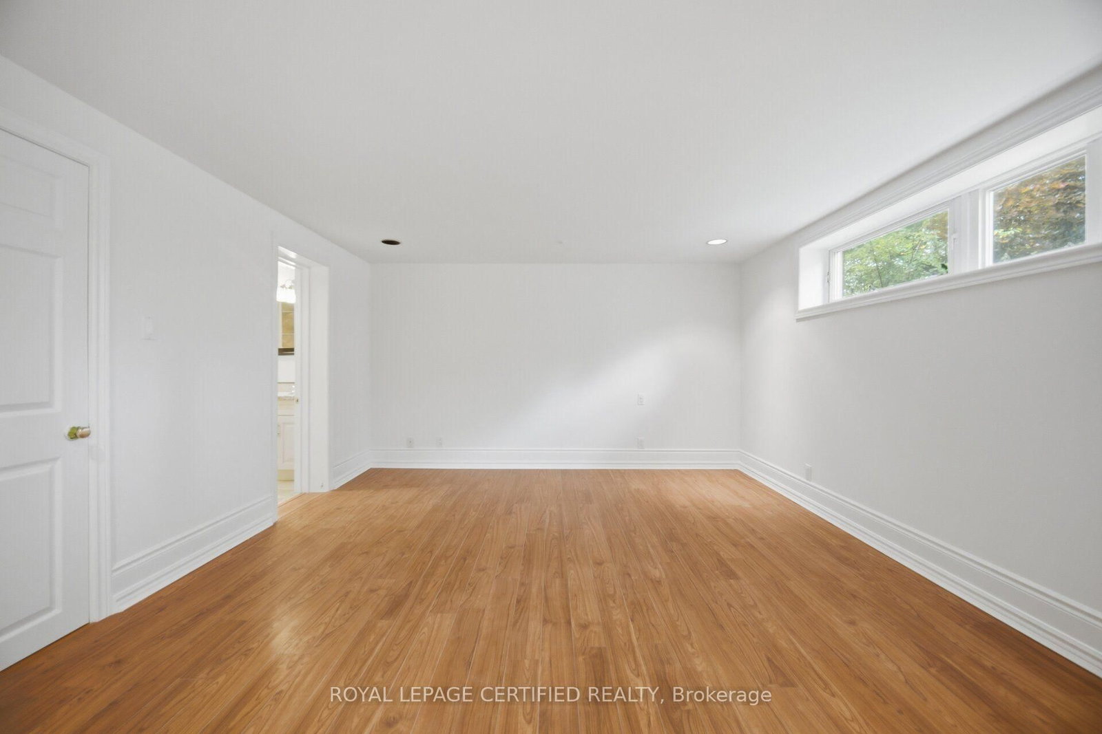 3490 Rexway Drive • Burlington, ON photo 32