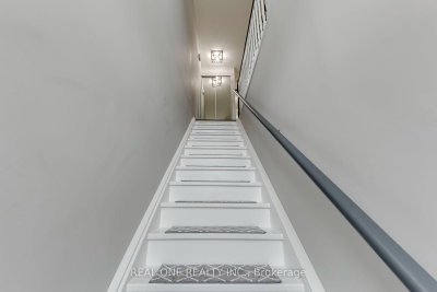 1701 Lampman Avenue • #707 • Burlington, ON photo 6