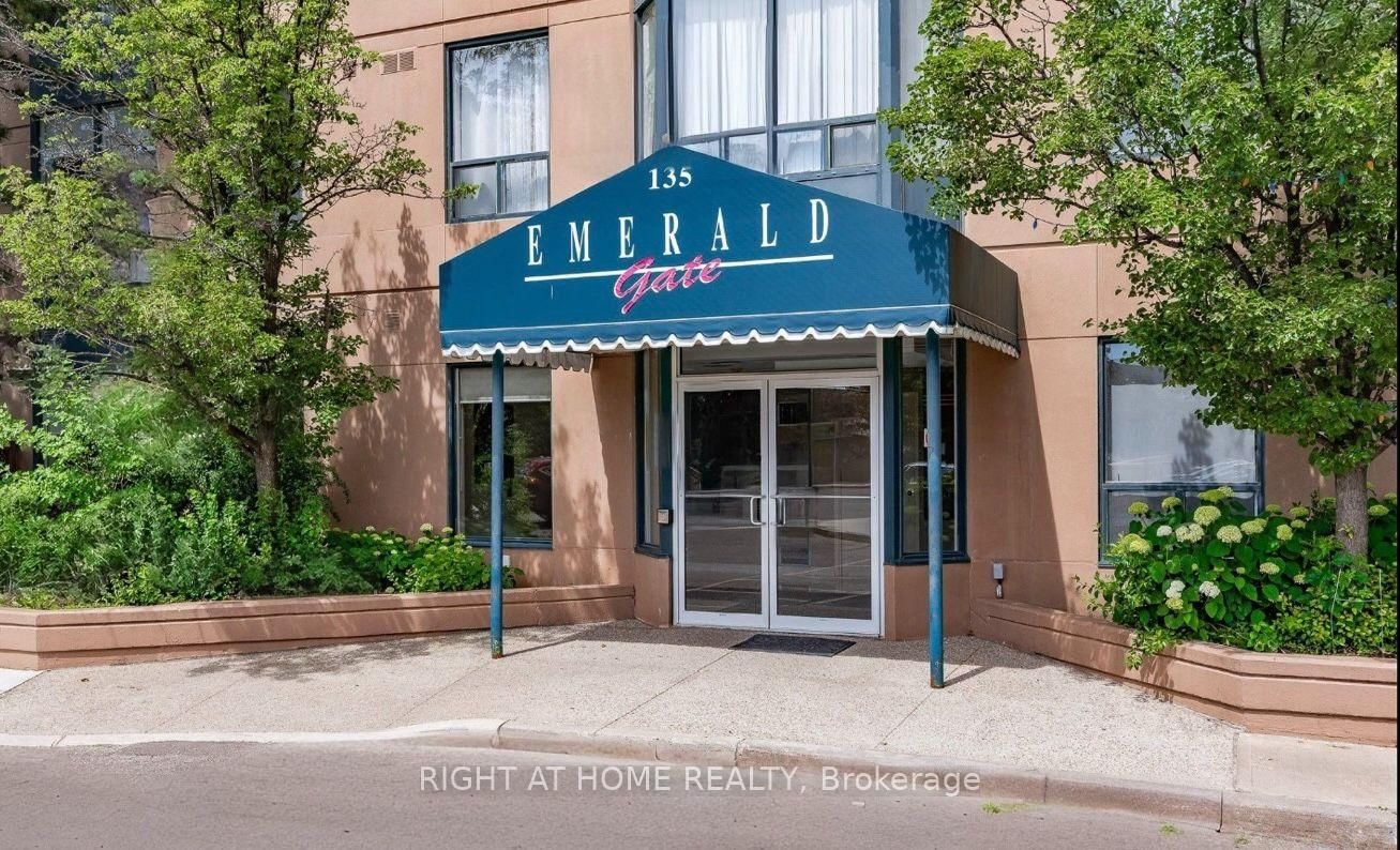 135 Hillcrest Avenue S • #808 • Mississauga, ON photo 1