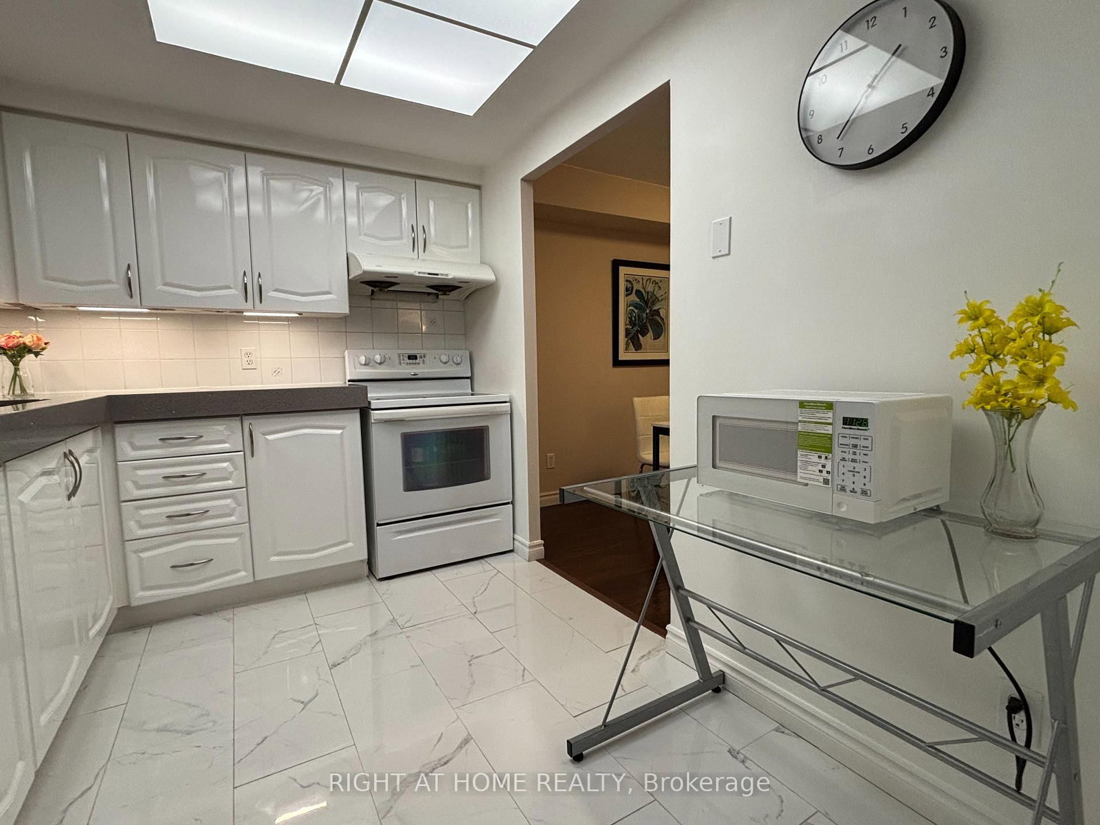 135 Hillcrest Avenue S • #808 • Mississauga, ON photo 9