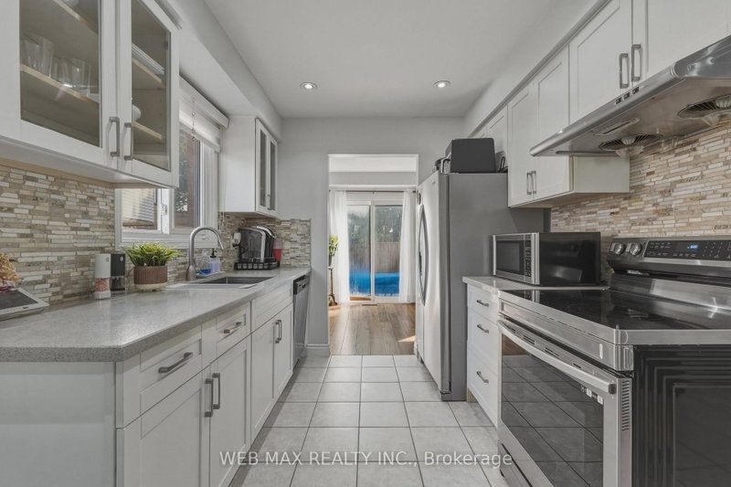 58 Cassander Brampton,ON L6Z 1Z2 — Photo 8