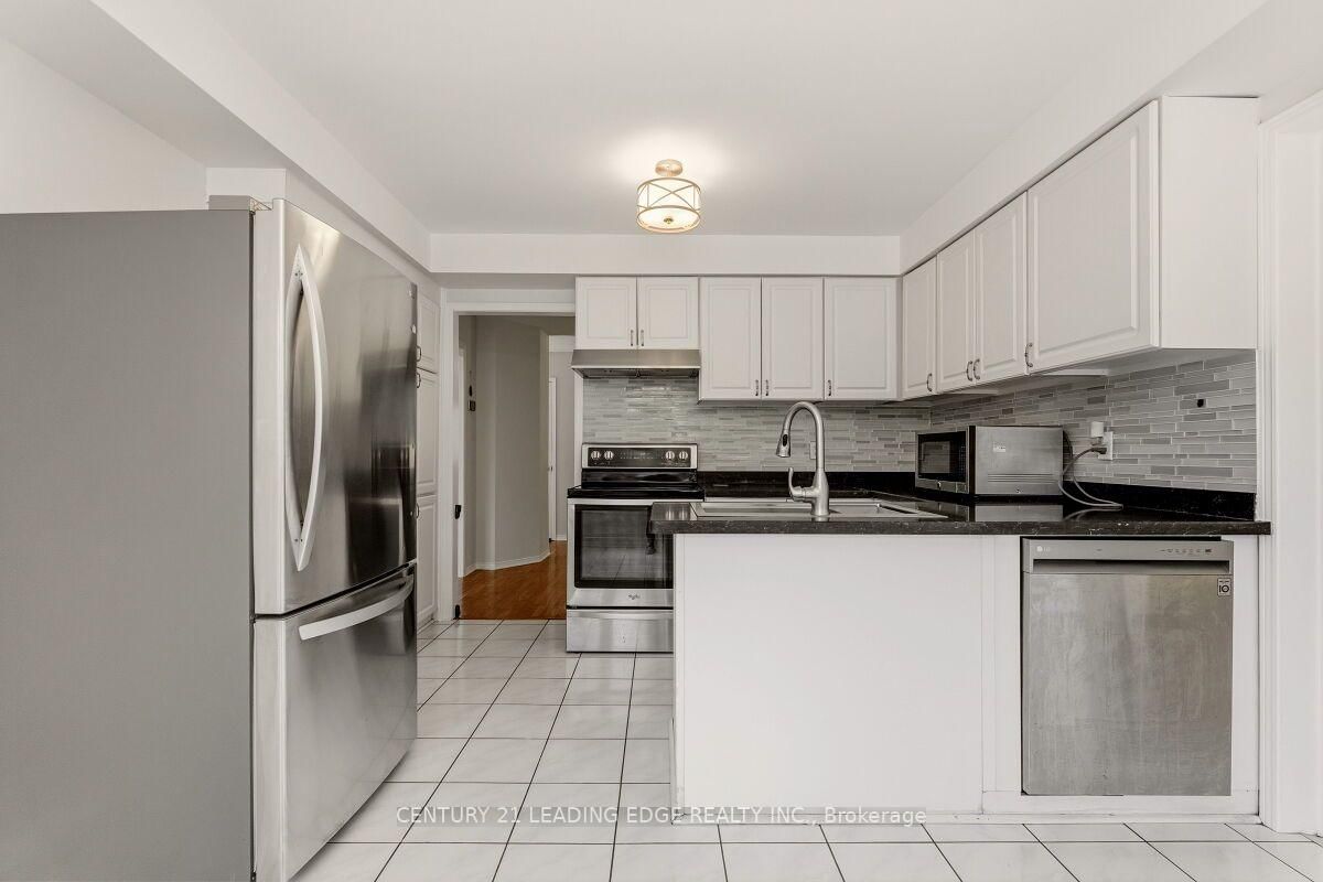 2409 Butternut Crescent • Burlington, ON photo 12