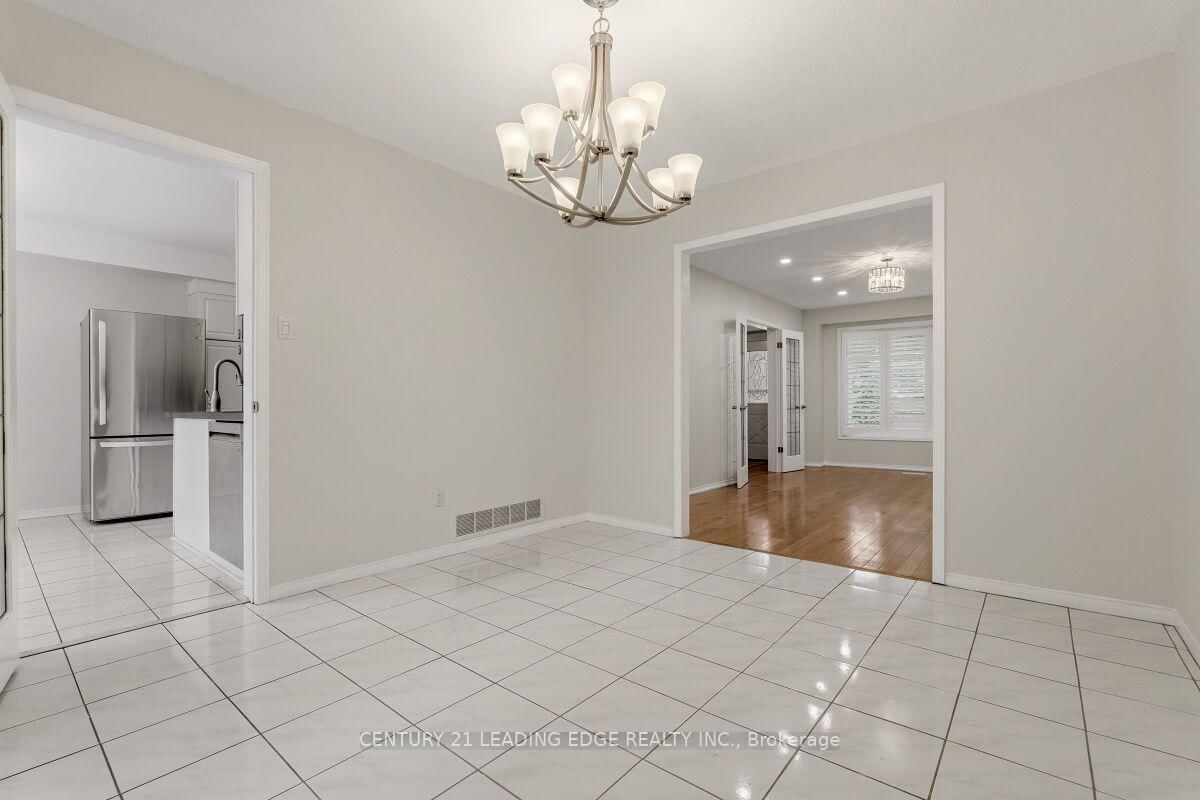 2409 Butternut Crescent • Burlington, ON photo 15