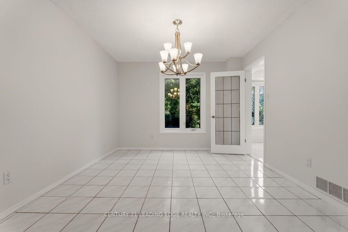 2409 Butternut Crescent • Burlington, ON photo 16