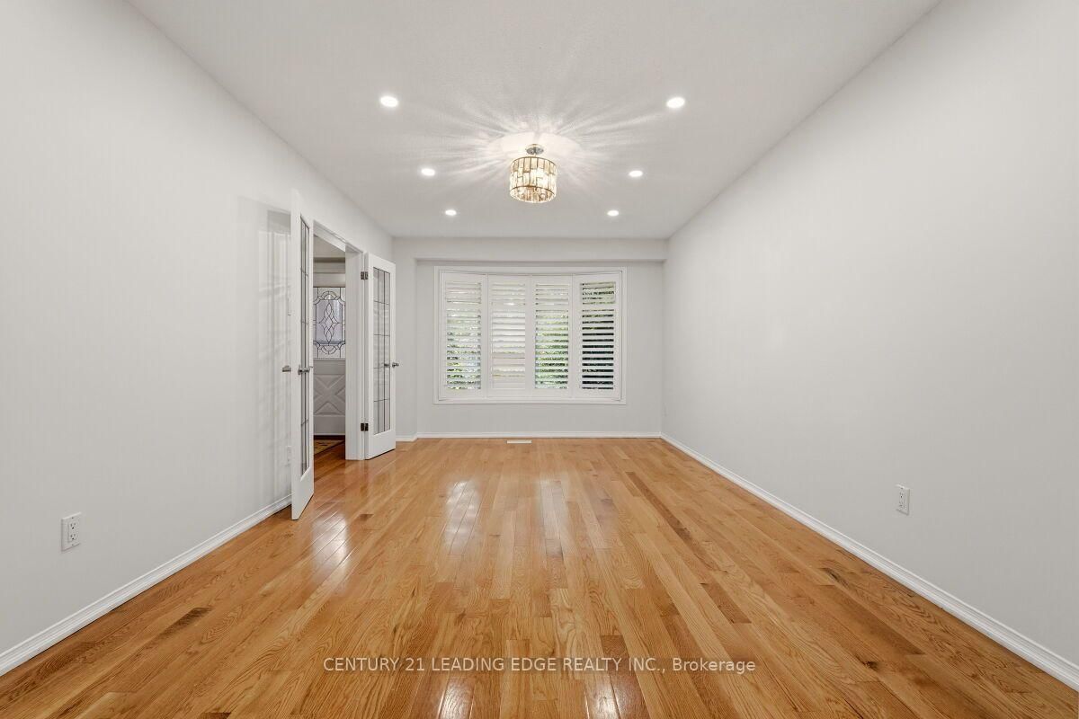 2409 Butternut Crescent • Burlington, ON photo 17