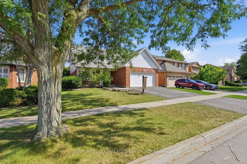 2409 Butternut Crescent