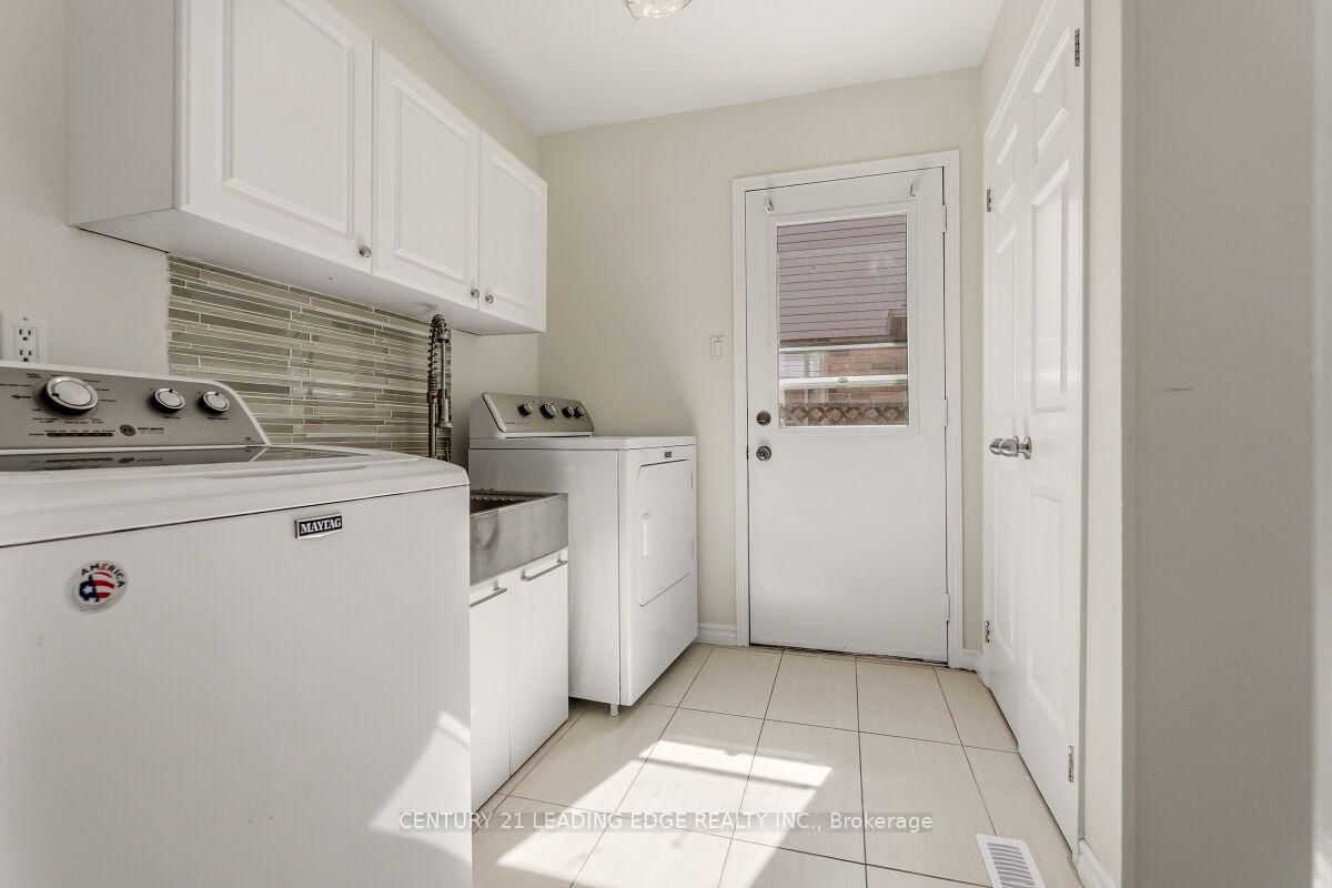 2409 Butternut Crescent • Burlington, ON photo 20