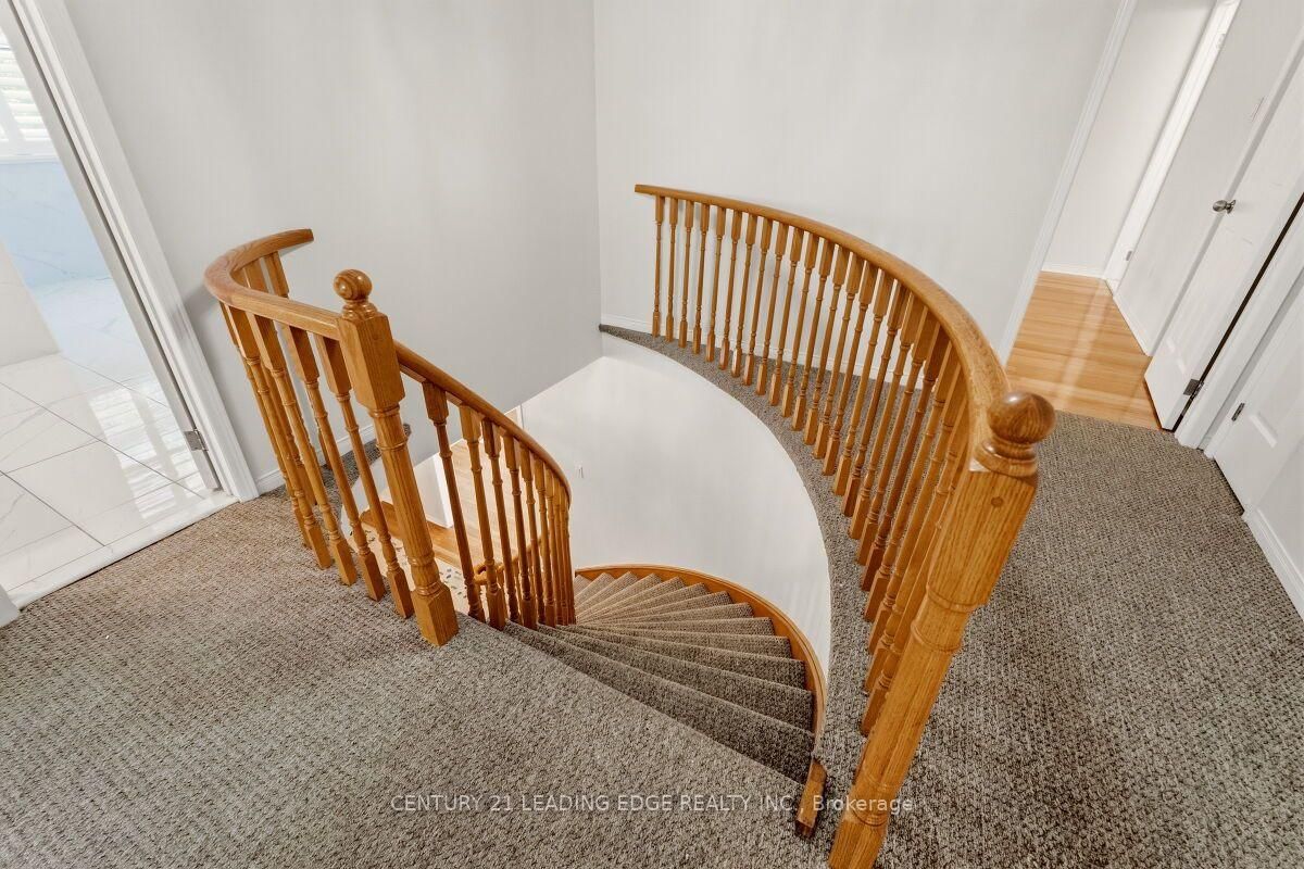 2409 Butternut Crescent • Burlington, ON photo 23