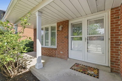 2409 Butternut Crescent • Burlington, ON photo 4