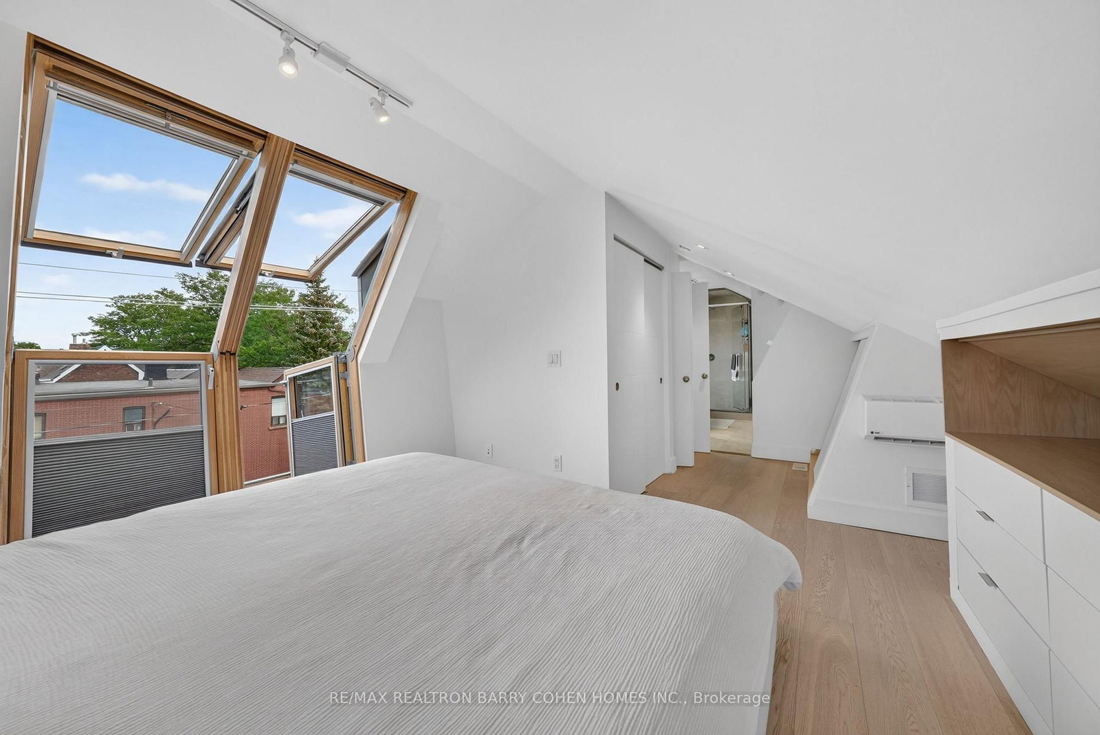 120 Hope Street • Toronto, ON photo 13
