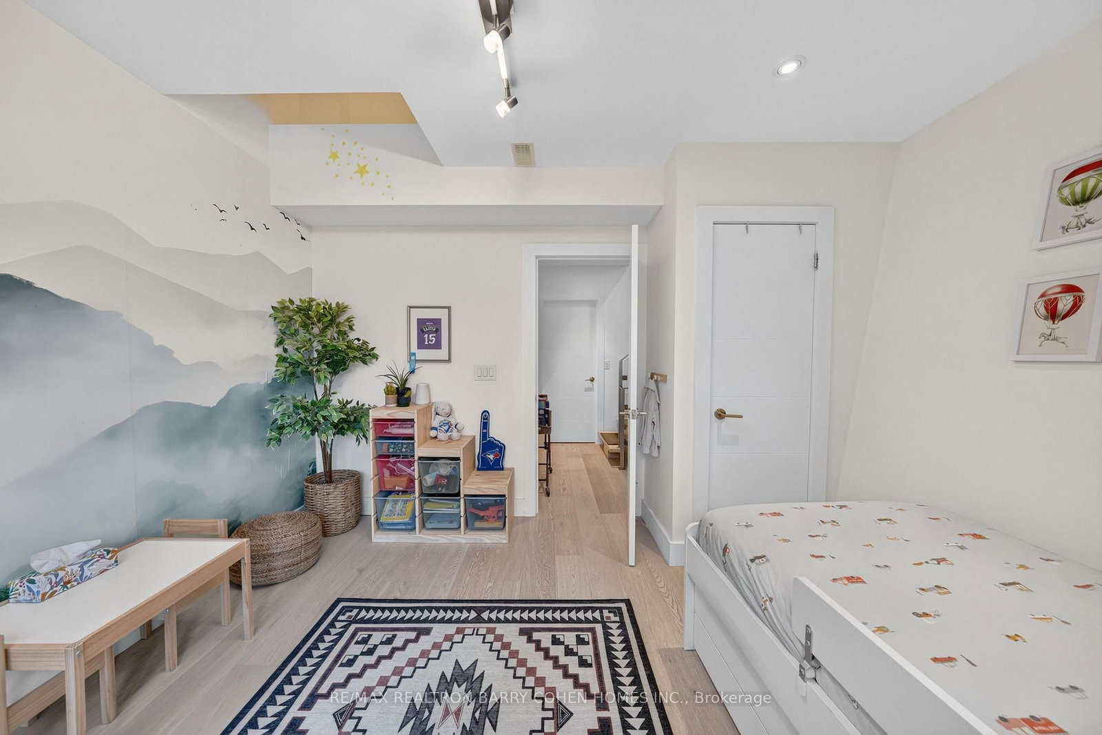 120 Hope Street • Toronto, ON photo 19